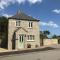Starfish Cottage- private beach access- dog friendly - Charlestown