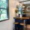 The Shoreline Container Home 12 min to Magnolia Silos and Baylor
