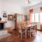 Cinque Terre Apartment with breakfast, Parking and Gym for max 12 people