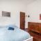 Cinque Terre Apartment with breakfast, Parking and Gym for max 12 people