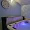 Couples Country Escape includes Private Indoor Pool and Hot tub in North Wales - Bagilt