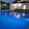 Couples Country Escape includes Private Indoor Pool and Hot tub in North Wales - Bagilt
