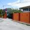 RedDoorz near Mutiara SIS Al Jufrie Airport Palu