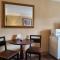 Colonial House Motel