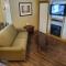 Colonial House Motel