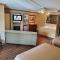 Colonial House Motel