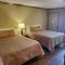 Colonial House Motel