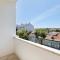 Foto: Spacious 1 Bed Apt w/Balcony, Sleeps 3 20/23