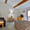 Cedarbrook Queen Studio 207