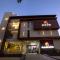 Ponnis Hotel