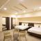 Ponnis Hotel