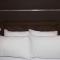 Antonios Place, 3 mins to Mactan Airport, Fast Internet, Netflix, Pool, Gym