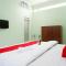RedDoorz Plus near Stadion Wijaya Kusuma