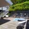 Treehouse Spa Escape - Private Spa Pool