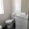 Cozy 3BR Townhouse in Liverpool CBD with parking - Liverpool