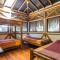 Universo Pol Bamboo Hostel