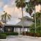 Resort Condo, Private Beach, Balcony with Water Views Bayside Retreat
