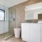 2 Bedroom Unit Mooloolaba- Walk to the Beach