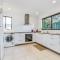 2 Bedroom Unit Mooloolaba- Walk to the Beach