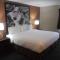 Super 8 by Wyndham Lynnwood