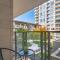 Foto: Spacious 1BR Stylish New Acton Apartment +Parking 23/26