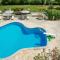 Trullo Matthias Heated Pool