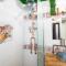 Foto: Colorful art apartment in top center 1/14