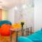 Foto: Colorful art apartment in top center 8/14