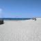 Superbe Marina Spacieuse en face de la Plage!