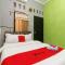 RedDoorz Syariah near Ciledug Station