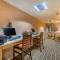 Econo Lodge Inn & Suites Triadelphia - Wheeling