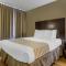 Econo Lodge Inn & Suites Triadelphia - Wheeling - Triadelphia