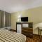 Econo Lodge Inn & Suites Triadelphia - Wheeling - Triadelphia