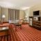 Econo Lodge Inn & Suites Triadelphia - Wheeling