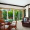 Waipouli Beach Resort Beautiful Luxury Ground Level Garden View AC Pool!