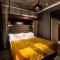 R13 - A Townhouse Hotel