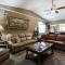 Luxury Condos at Thousand Hills - Heart of Branson - Beautifully remodeled - Spacious and Affordable