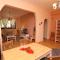 Central Charming Home with Garden near Parking and NDK