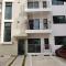 Apartamento con piscina, tres habitaciones