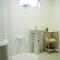 Home Aris Apartments 201