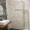 Almira - rooms to let