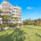 Foto: Beachside Resort Kawana Waters 46/54