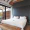 Gillham Vineyard Hotel