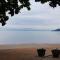 Khim Vouch Ay Rabbit island - 白马市