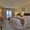 Crown Regency Suites Mactan