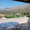Villa with a pool in Lefkogia