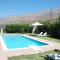 Villa with a pool in Lefkogia - Lefkogeia