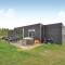 Foto: Seven-Bedroom Holiday Home in Glesborg