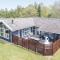 Foto: Five-Bedroom Holiday Home in Blavand