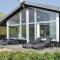 Foto: Four-Bedroom Holiday Home in Hvide Sande 3/30